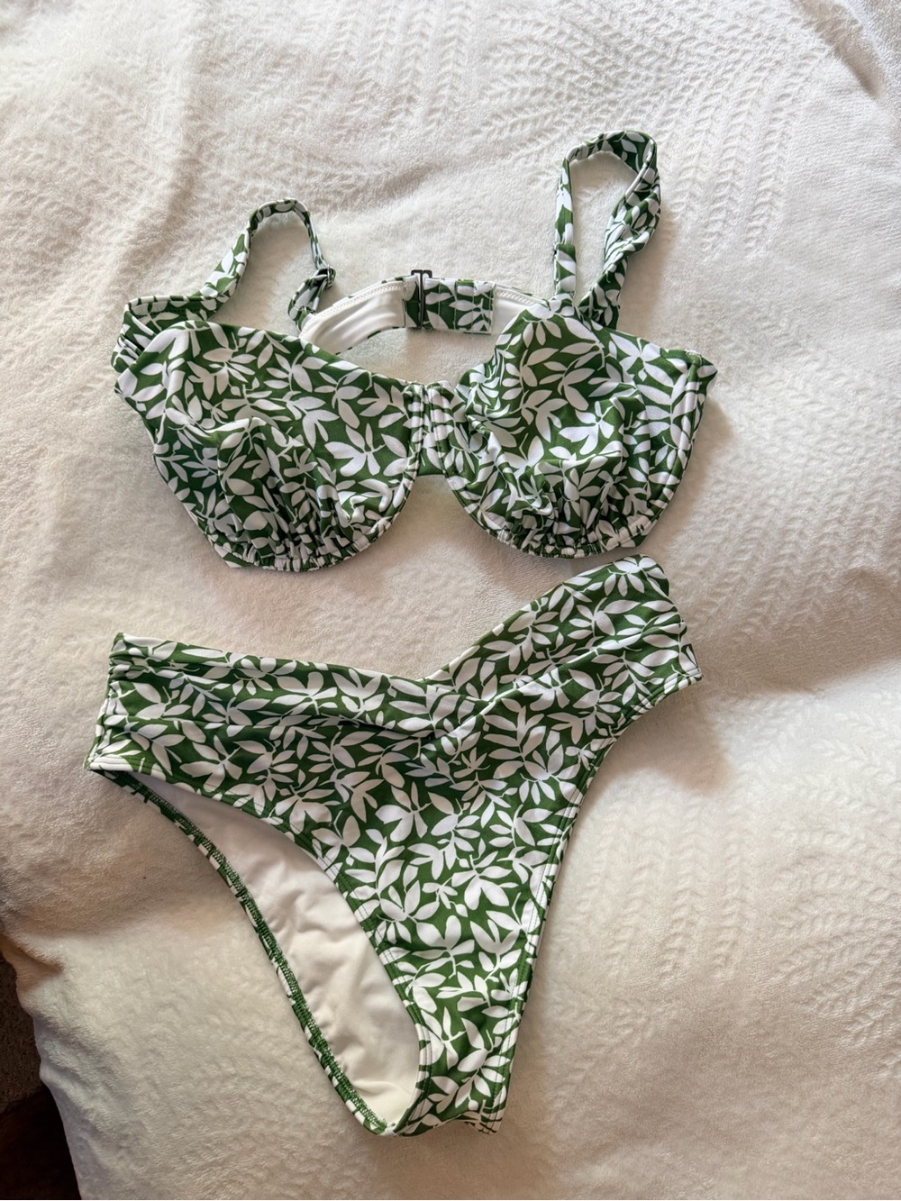 Abercrombie & Fitch Curve Love Green Floral Underwire Bikini Set - Size XL - Picture 2 of 5